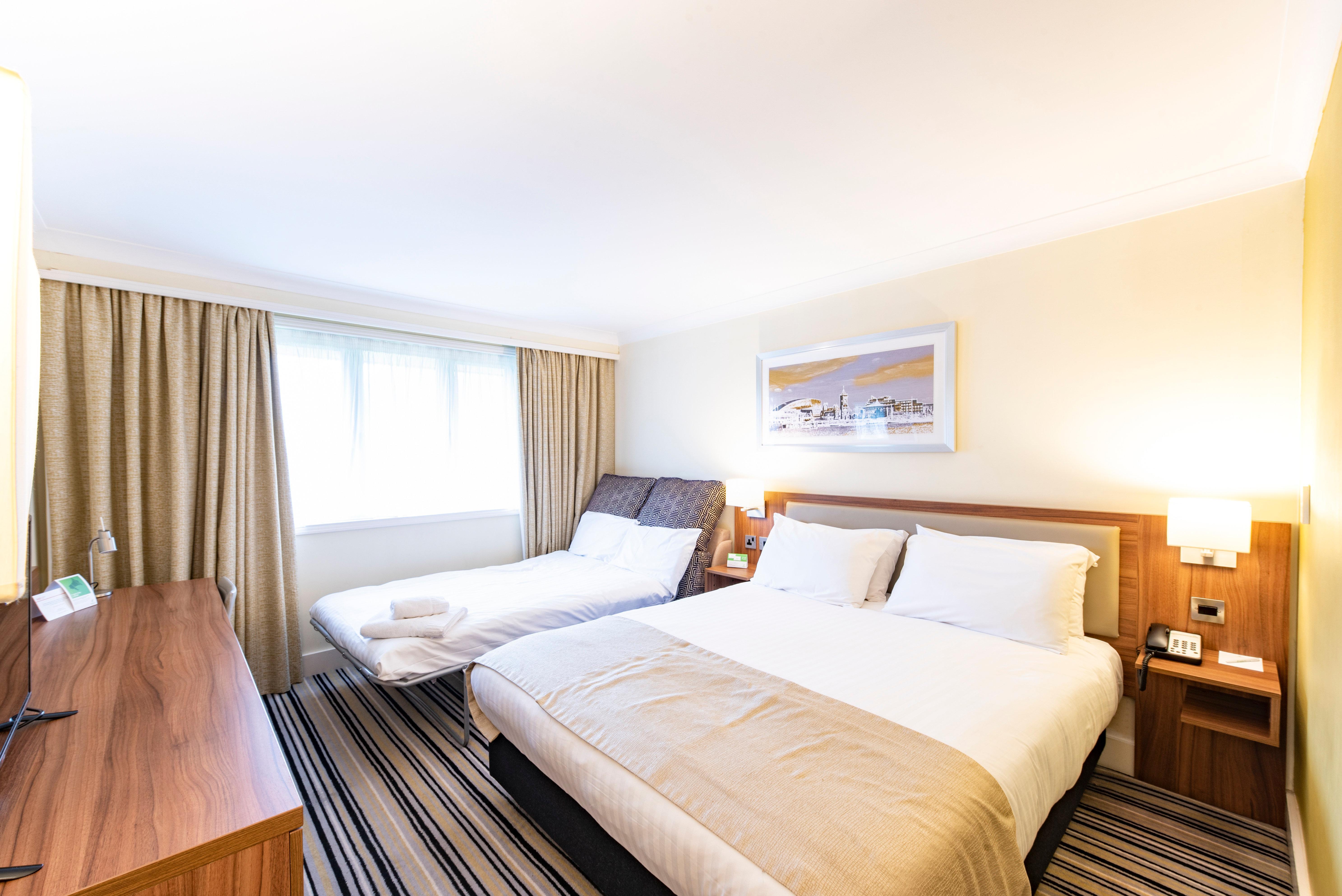 Holiday Inn Cardiff North M4 Jct 32, An Ihg Hotel Exteriör bild