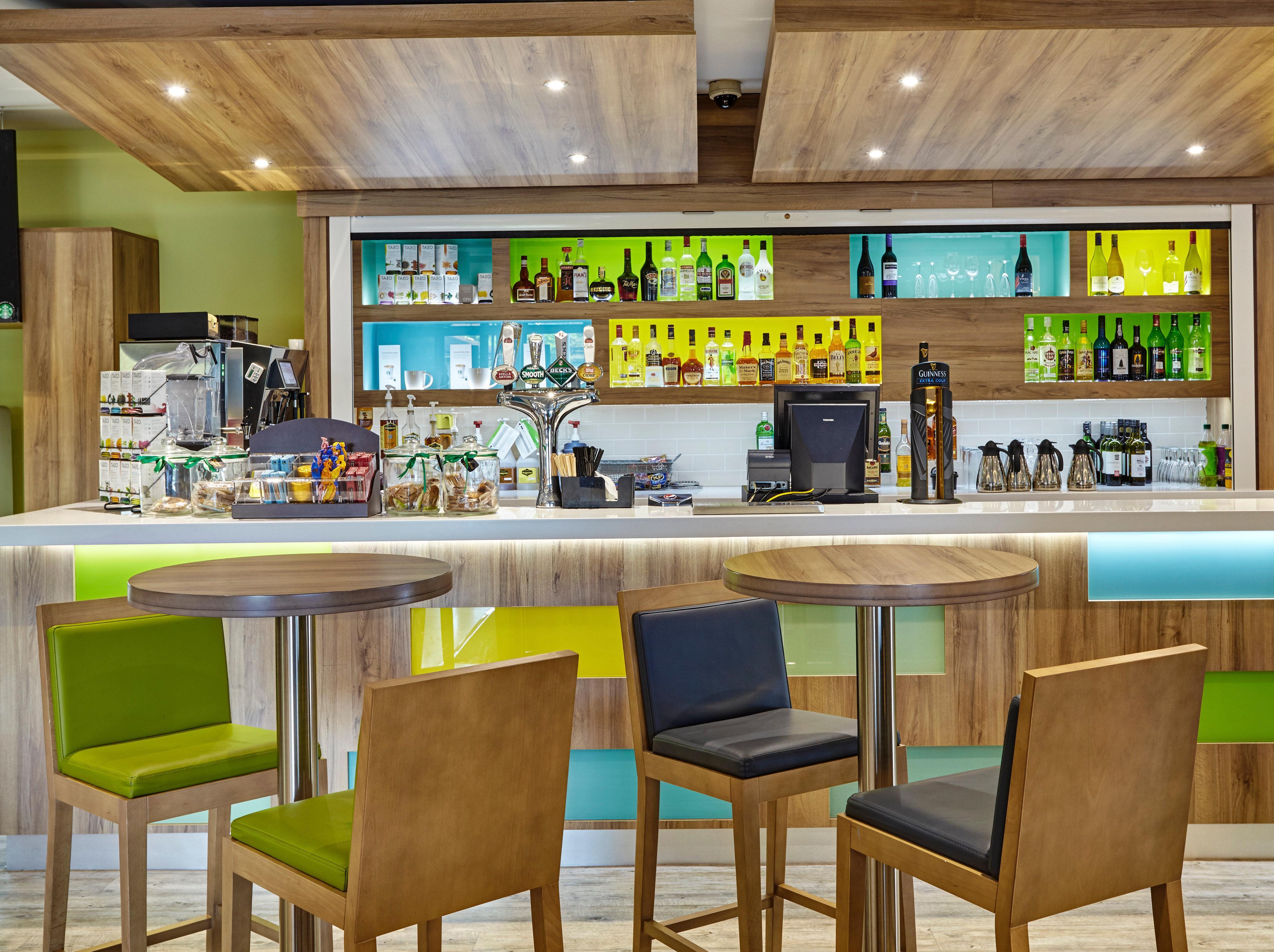 Holiday Inn Cardiff North M4 Jct 32, An Ihg Hotel Exteriör bild