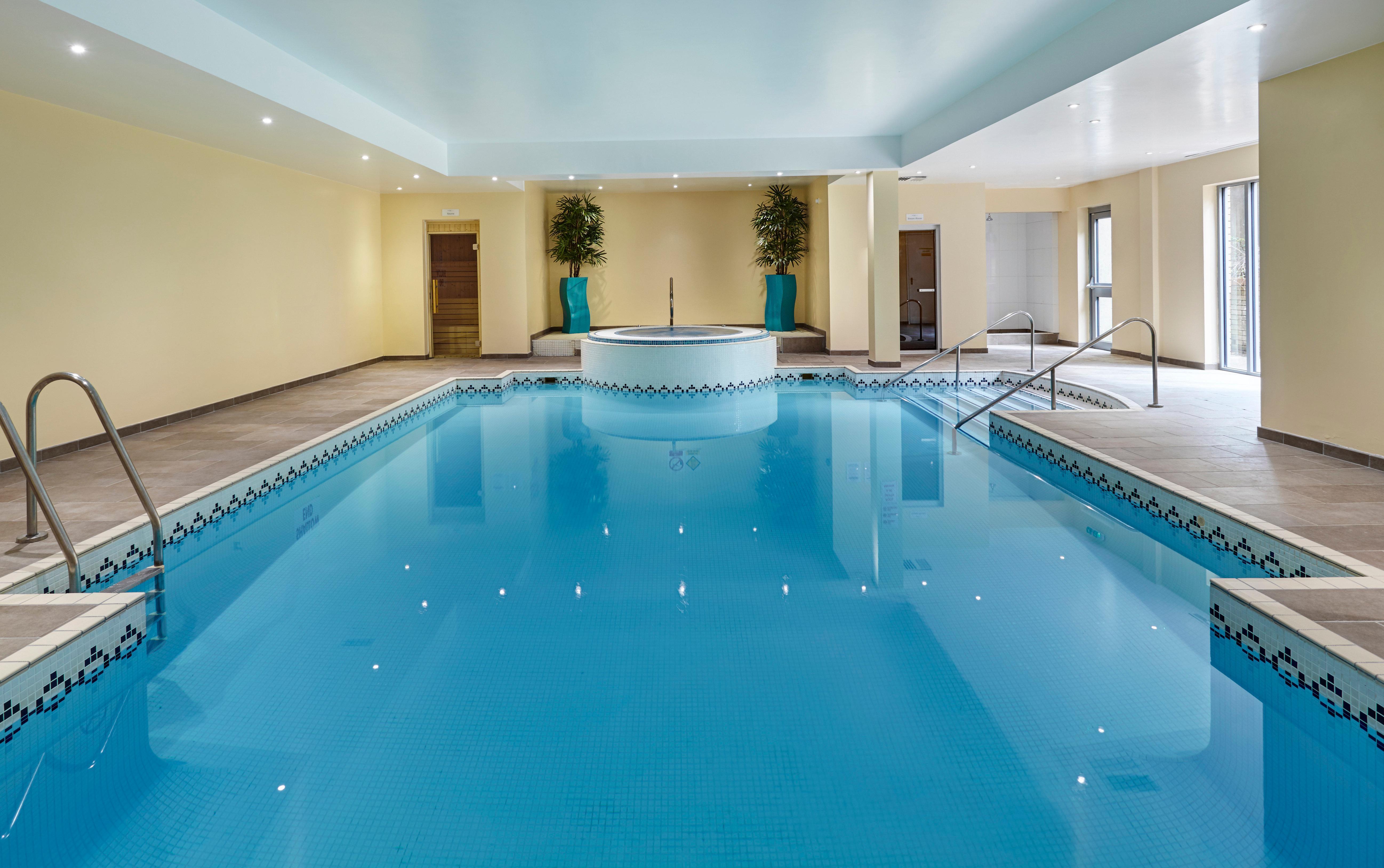 Holiday Inn Cardiff North M4 Jct 32, An Ihg Hotel Exteriör bild