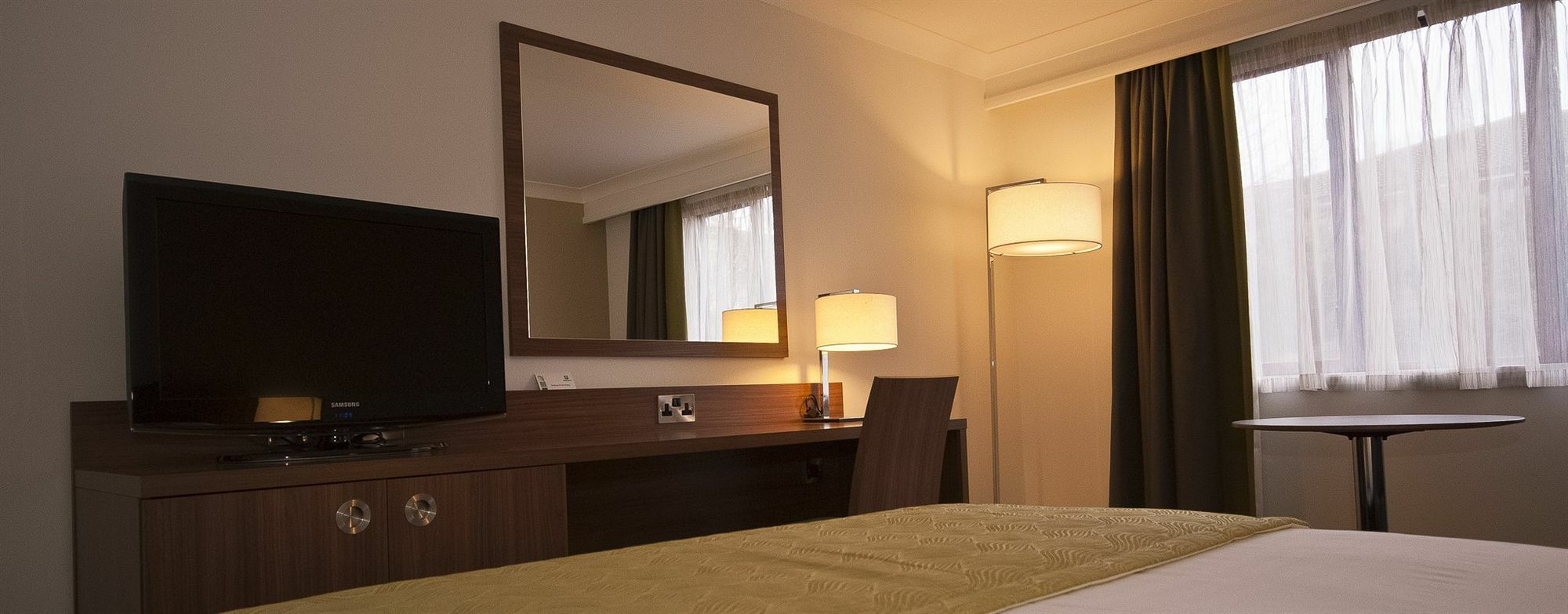 Holiday Inn Cardiff North M4 Jct 32, An Ihg Hotel Exteriör bild